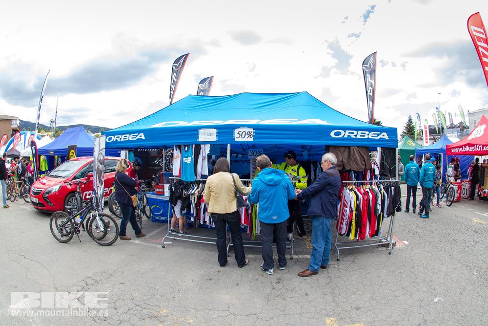 Zona Expo y exhibiciones Test The Best 2014-3