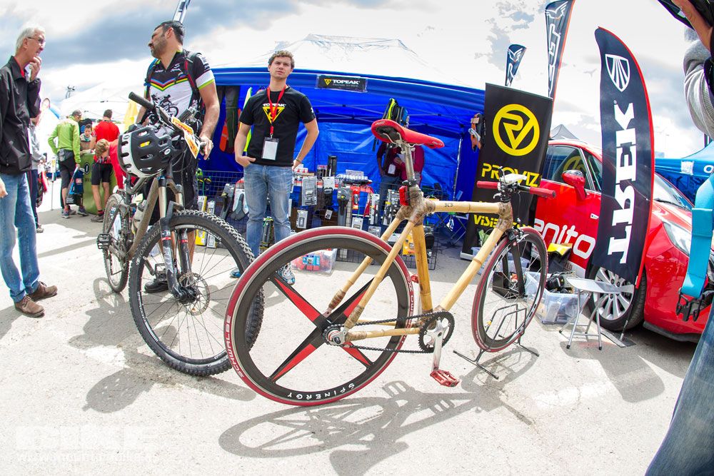 Zona Expo y exhibiciones Test The Best 2014-3