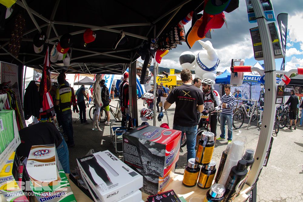 Zona Expo y exhibiciones Test The Best 2014-3