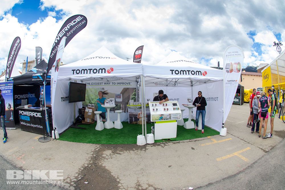 Zona Expo y exhibiciones Test The Best 2014-3