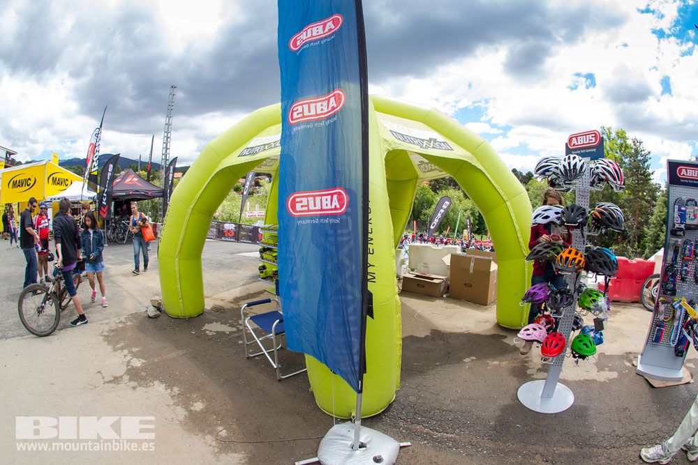Zona Expo y exhibiciones Test The Best 2014-3