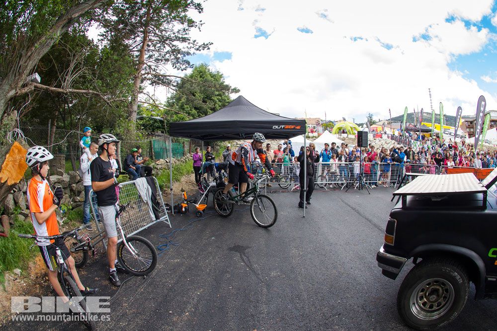 Zona Expo y exhibiciones Test The Best 2014-3