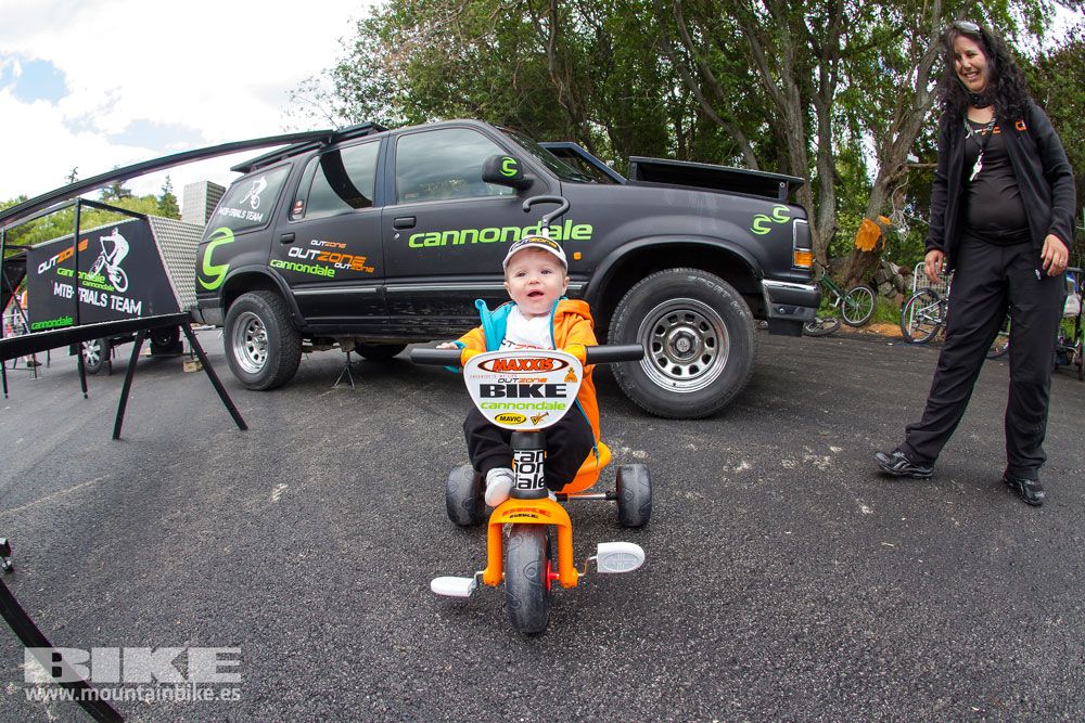 Zona Expo y exhibiciones Test The Best 2014-3