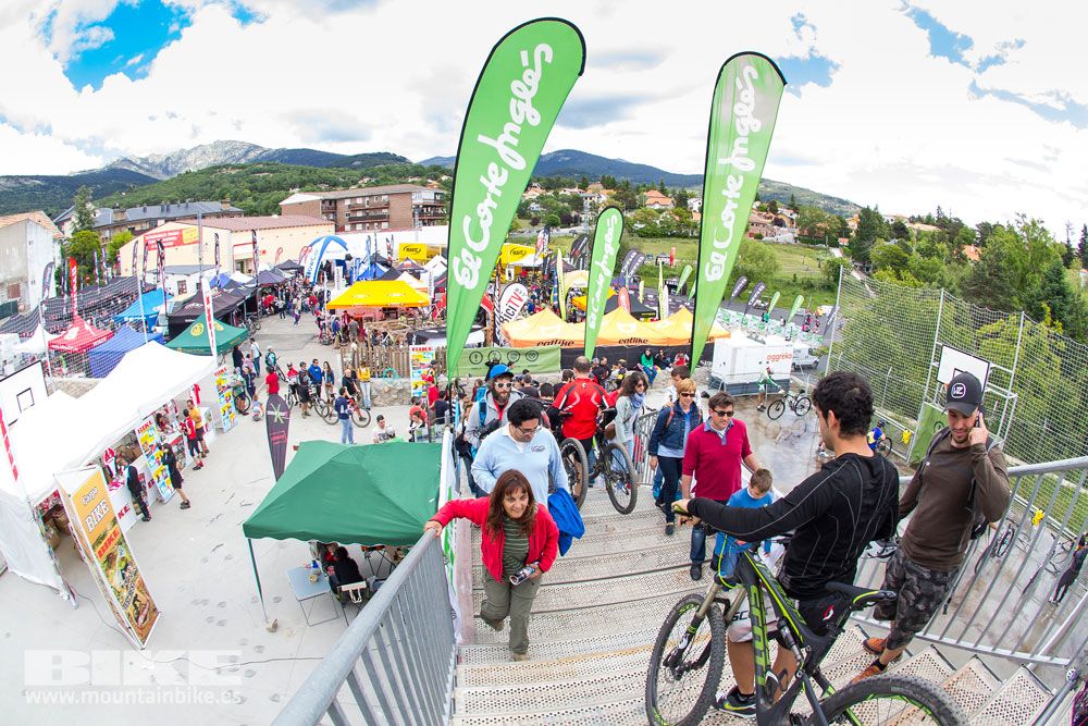 Zona Expo y exhibiciones Test The Best 2014-3