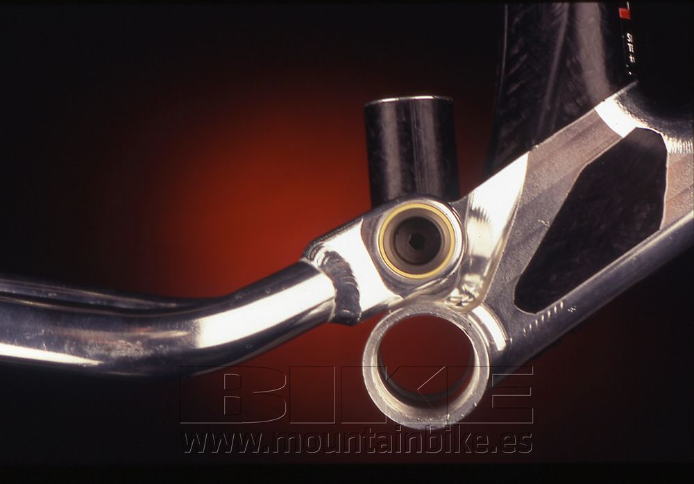 Bicis históricas: GT LTS Termoplástico 1996