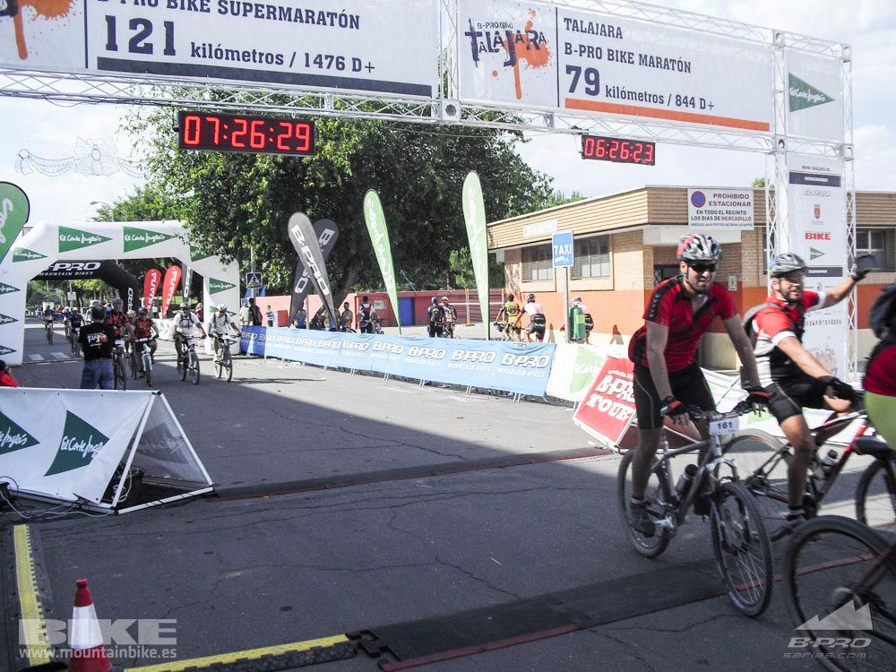 TALAJARA 2015 Galería 32. META a partir de 6:25 recorrido corto
