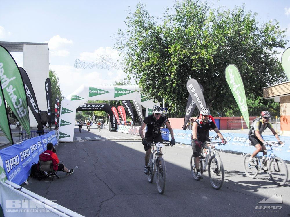 TALAJARA 2015 Galería 32. META a partir de 6:25 recorrido corto