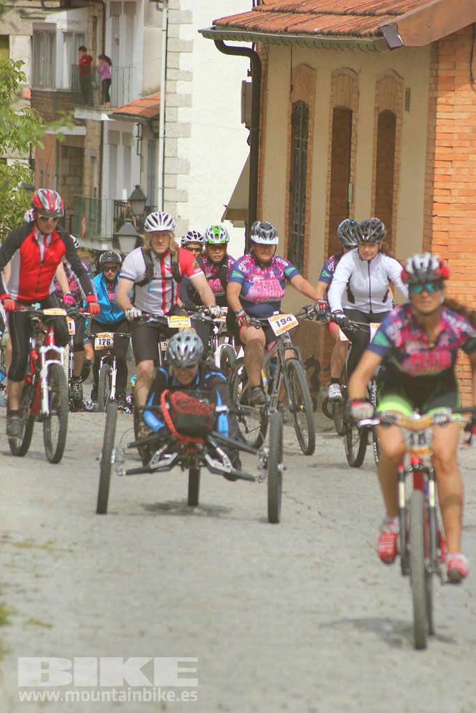 B-Pro MTB de la Mujer 2016, salida