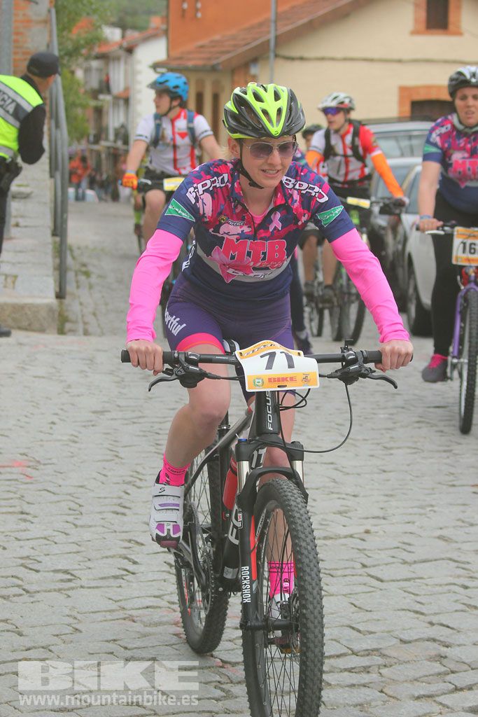 B-Pro MTB de la Mujer 2016, salida