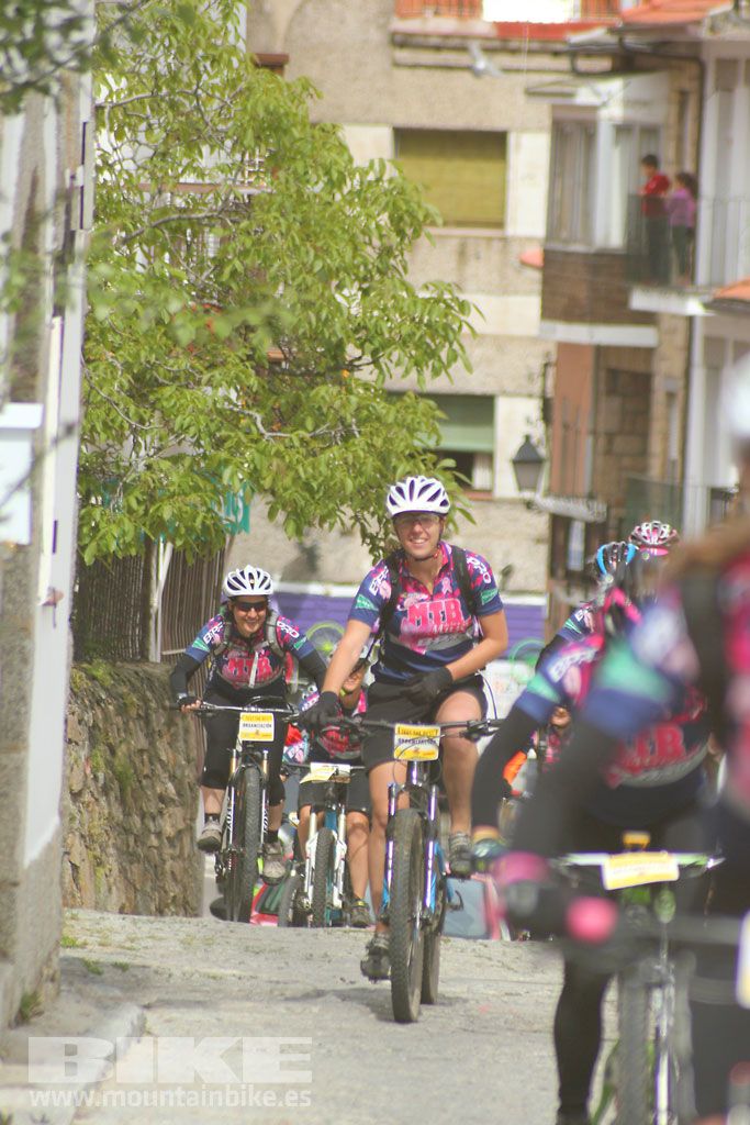 B-Pro MTB de la Mujer 2016, salida