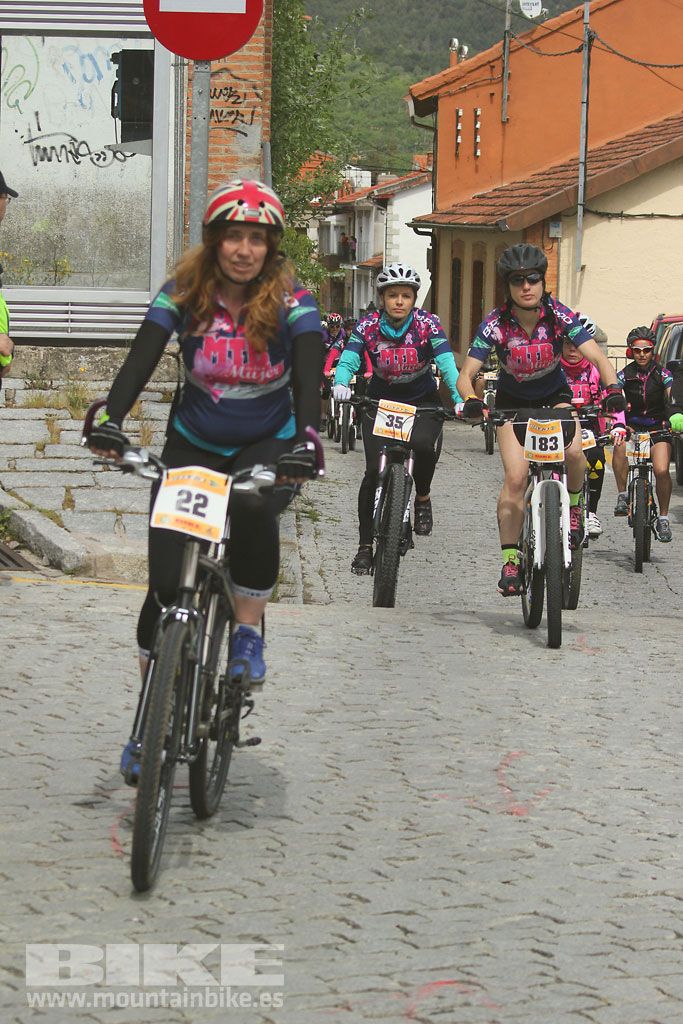 B-Pro MTB de la Mujer 2016, salida