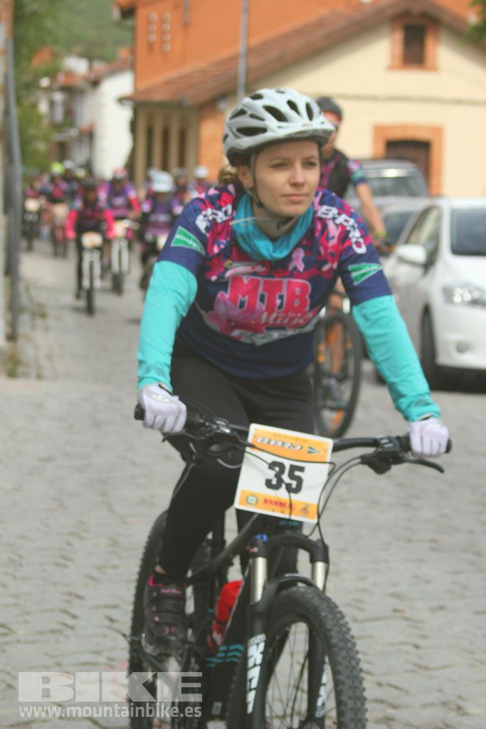 B-Pro MTB de la Mujer 2016, salida