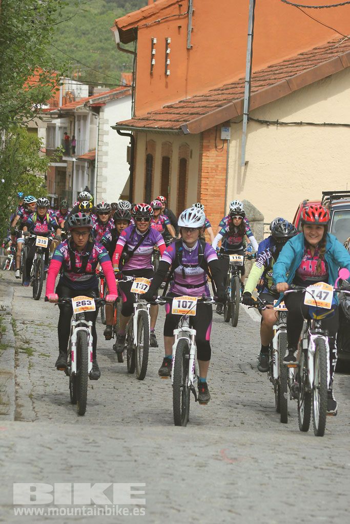 B-Pro MTB de la Mujer 2016, salida