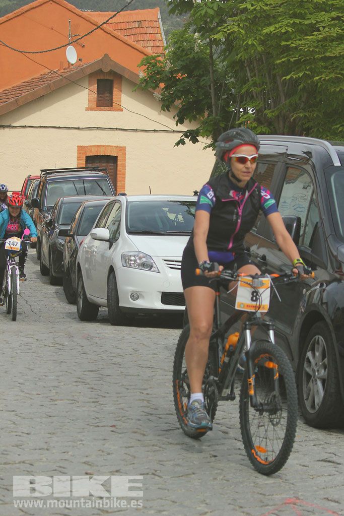 B-Pro MTB de la Mujer 2016, salida