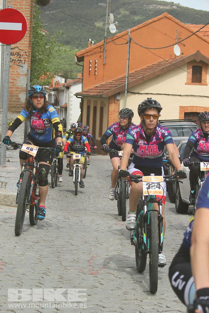 B-Pro MTB de la Mujer 2016, salida
