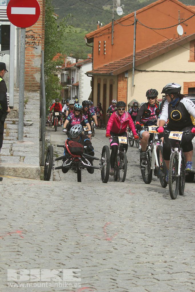 B-Pro MTB de la Mujer 2016, salida