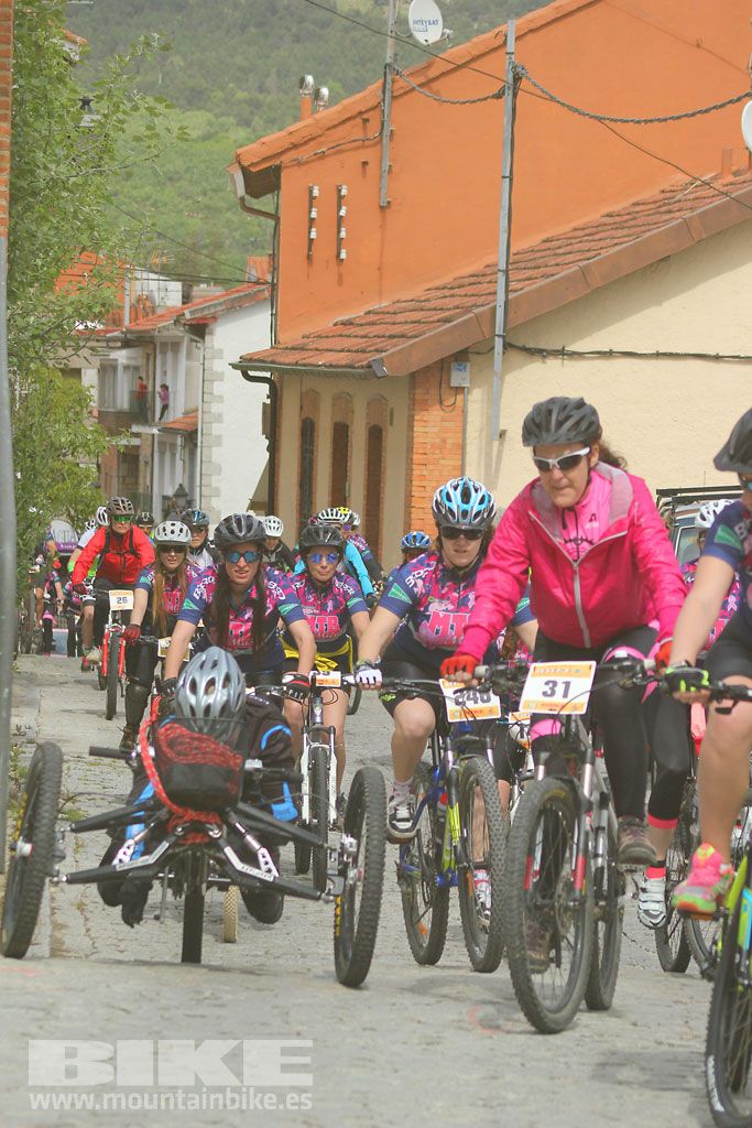 B-Pro MTB de la Mujer 2016, salida