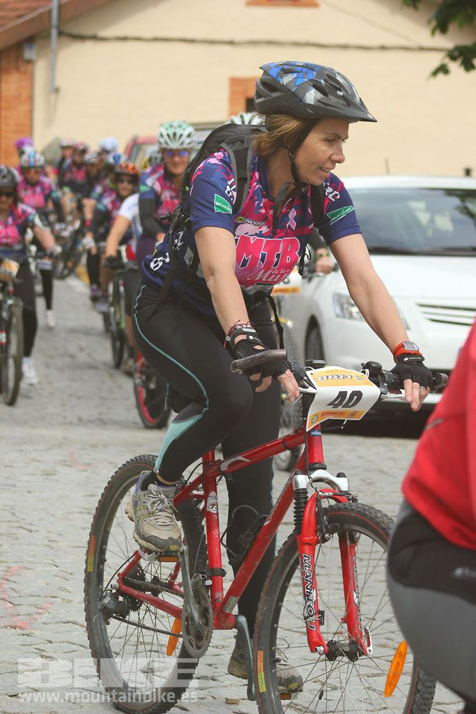 B-Pro MTB de la Mujer 2016, salida
