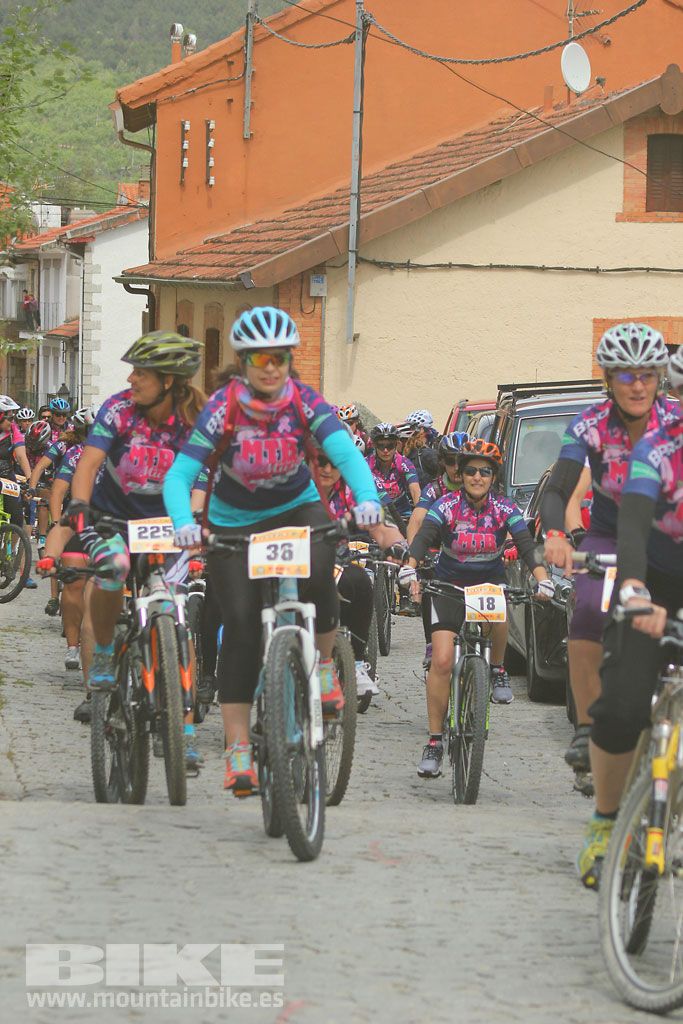 B-Pro MTB de la Mujer 2016, salida