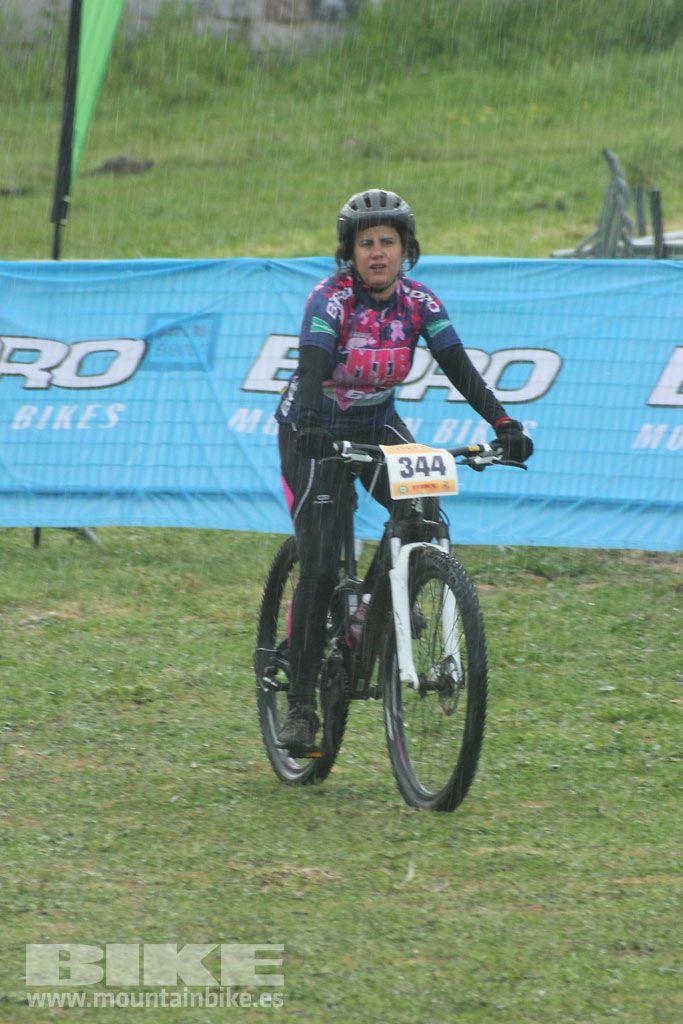 B-Pro MTB de la Mujer 2016, llegada