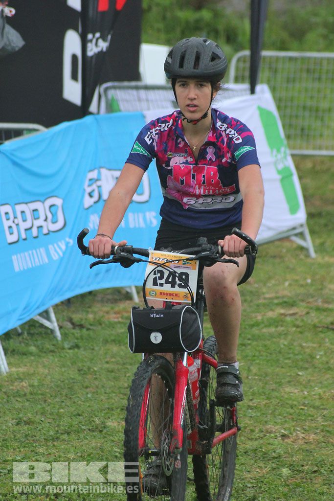 B-Pro MTB de la Mujer 2016, llegada