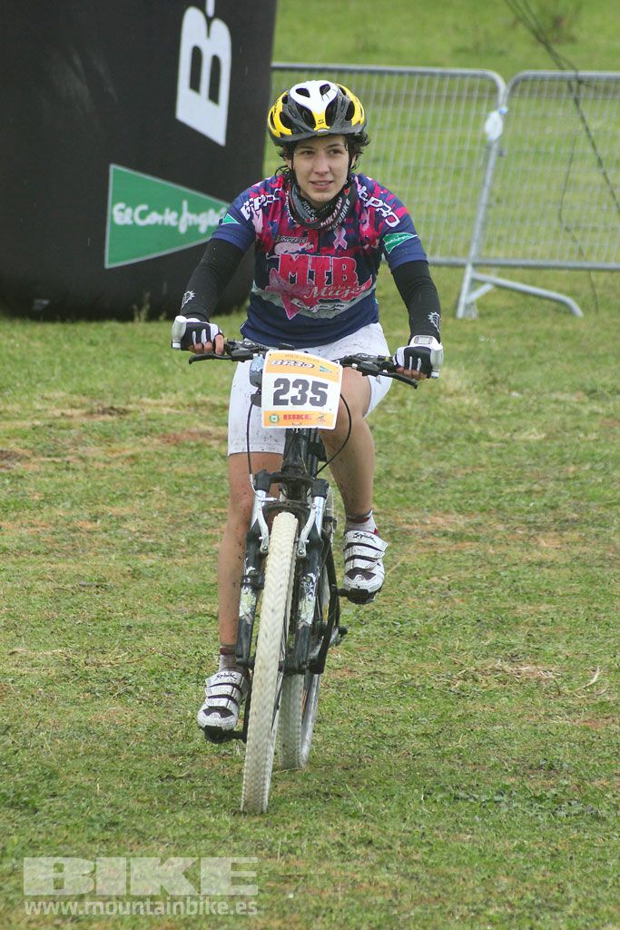 B-Pro MTB de la Mujer 2016, llegada
