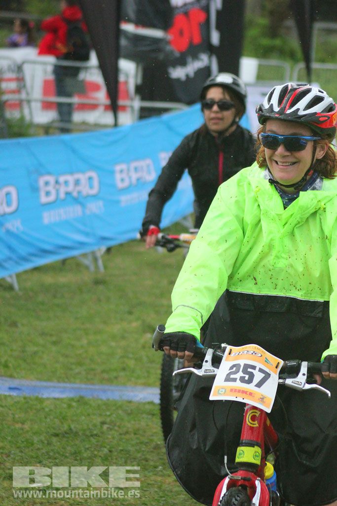 B-Pro MTB de la Mujer 2016, llegada