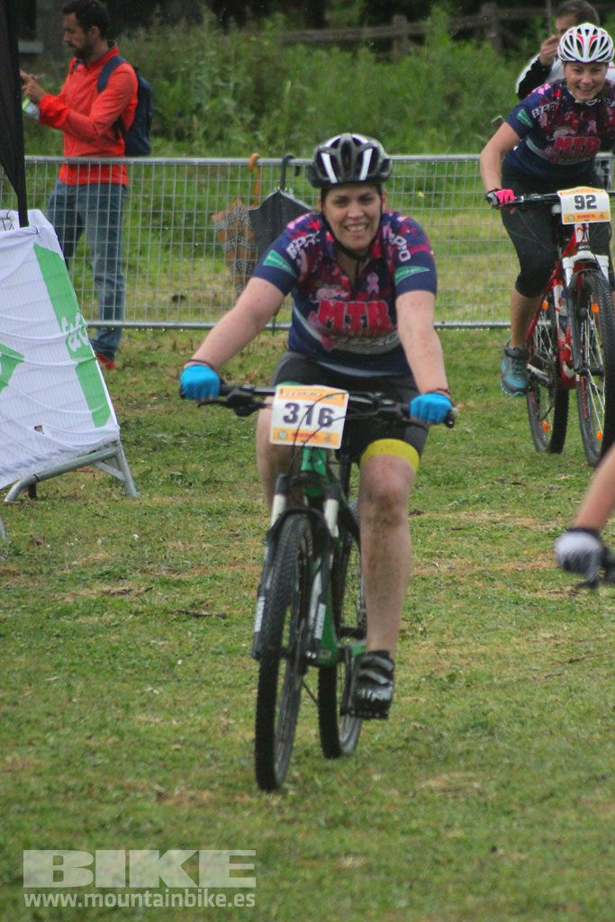 B-Pro MTB de la Mujer 2016, llegada