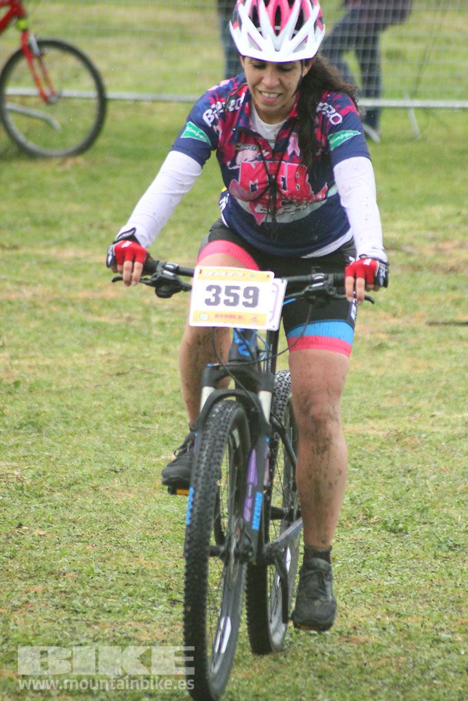 B-Pro MTB de la Mujer 2016, llegada