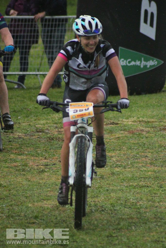 B-Pro MTB de la Mujer 2016, llegada