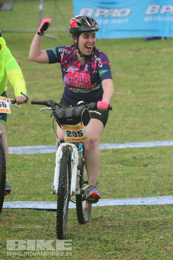 B-Pro MTB de la Mujer 2016, llegada