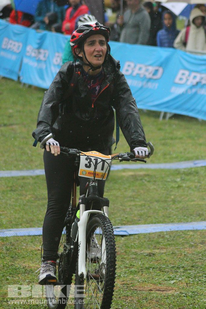 B-Pro MTB de la Mujer 2016, llegada