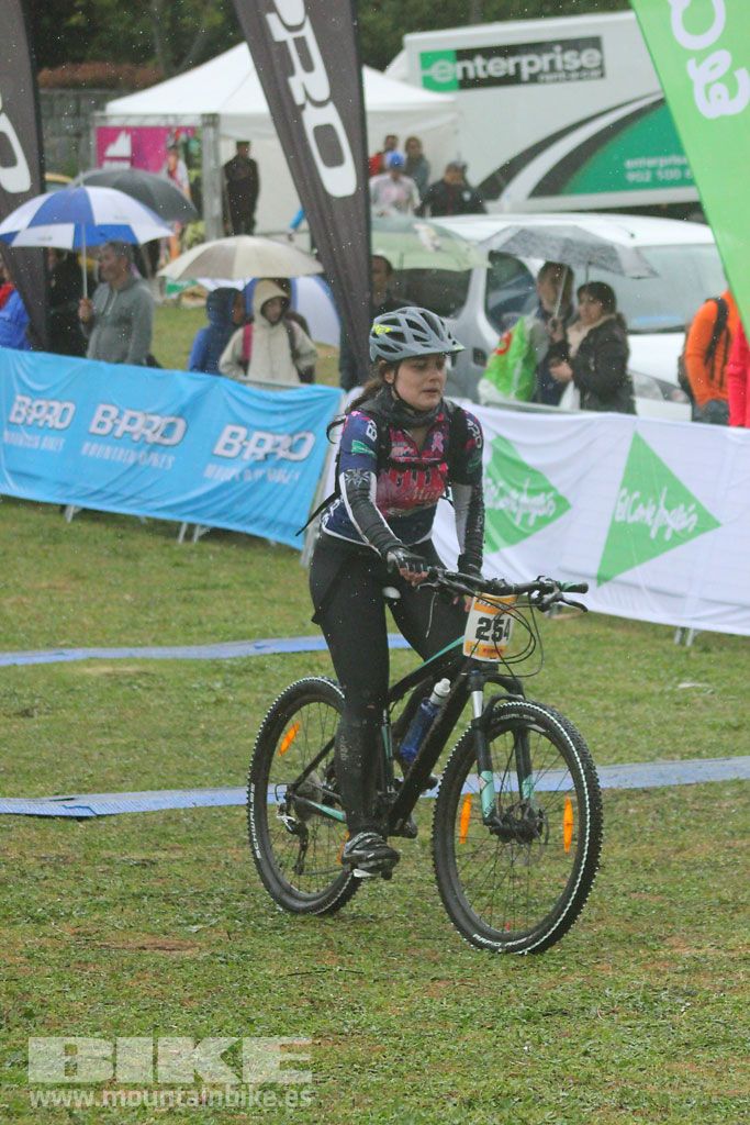 B-Pro MTB de la Mujer 2016, llegada