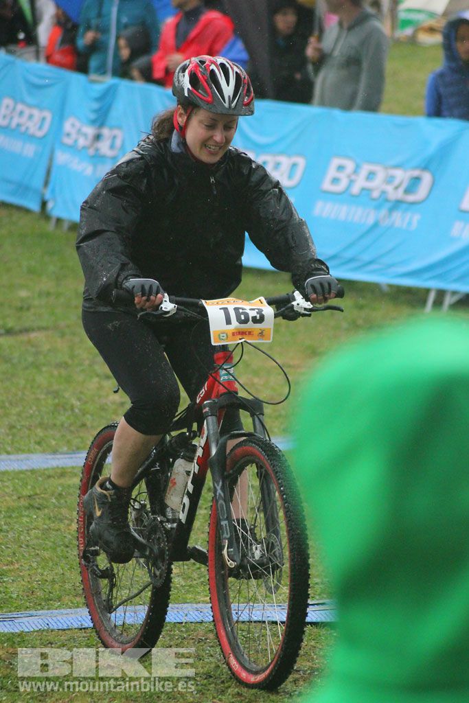 B-Pro MTB de la Mujer 2016, llegada