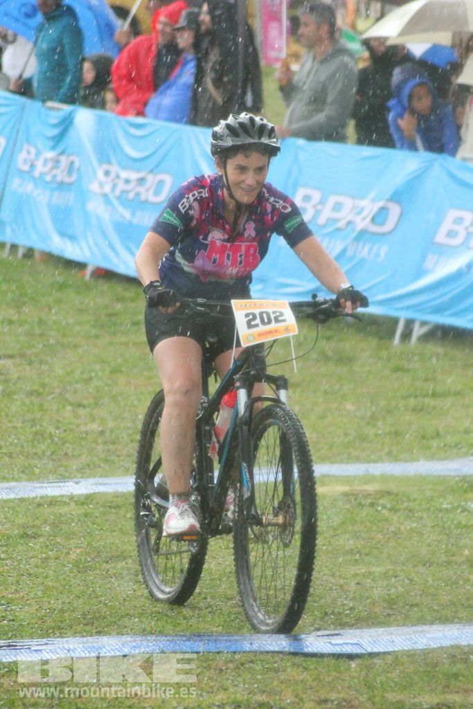 B-Pro MTB de la Mujer 2016, llegada