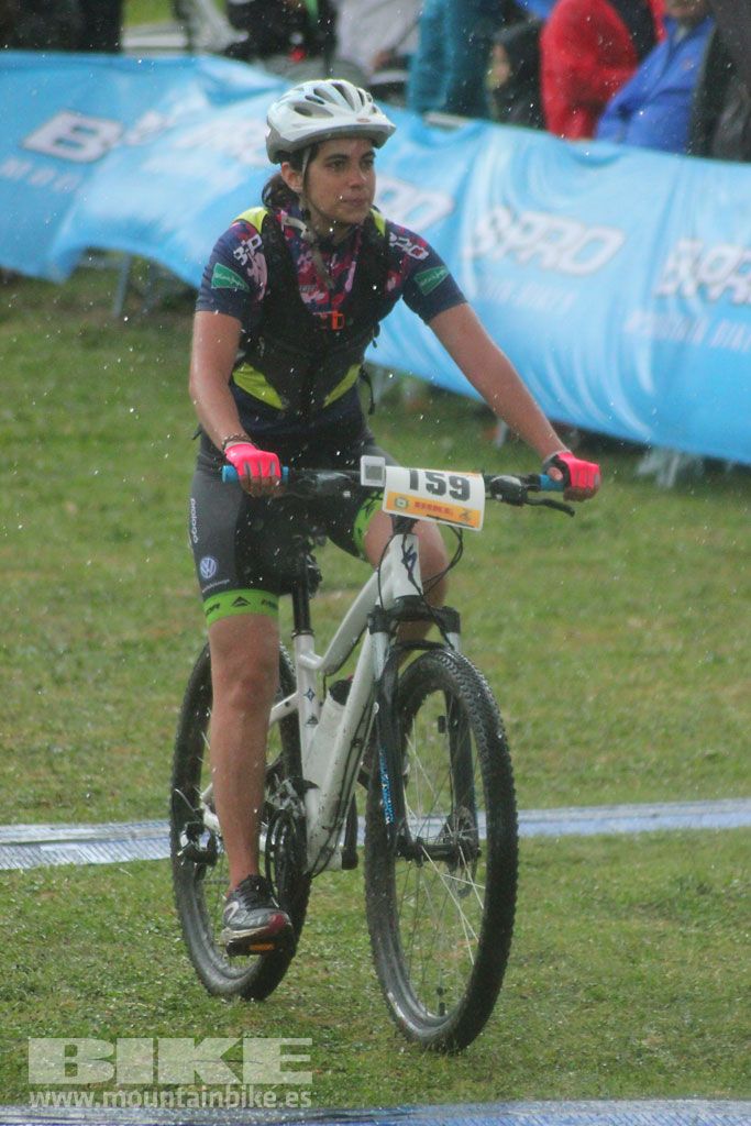 B-Pro MTB de la Mujer 2016, llegada