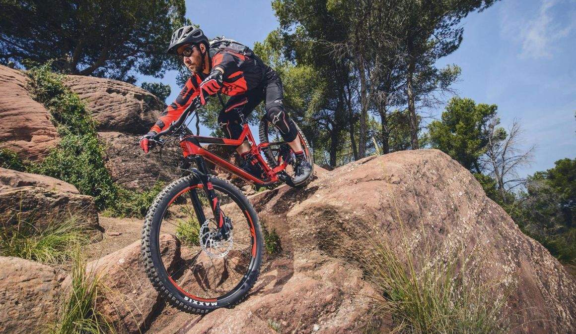 Suspensión delantera y trasera: equilibra tu MTB Suspensión delantera y trasera: equilibra tu MTB