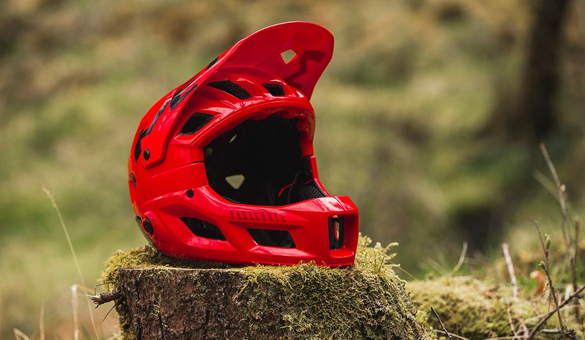 ¿Es seguro un casco integral desmontable?