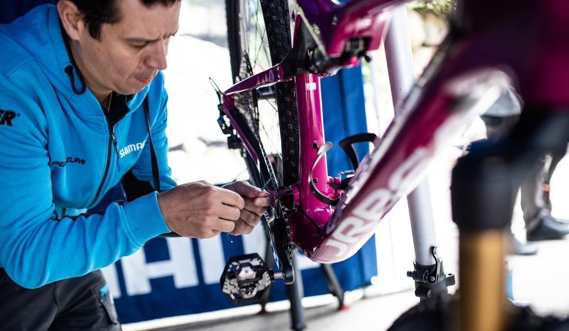 Entrevista: Los coches azules de Shimano: el “equipo A” de la asistencia