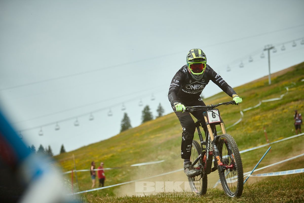Copa del Mundo Les Gets. Entrenamientos descenso. Galeria 1