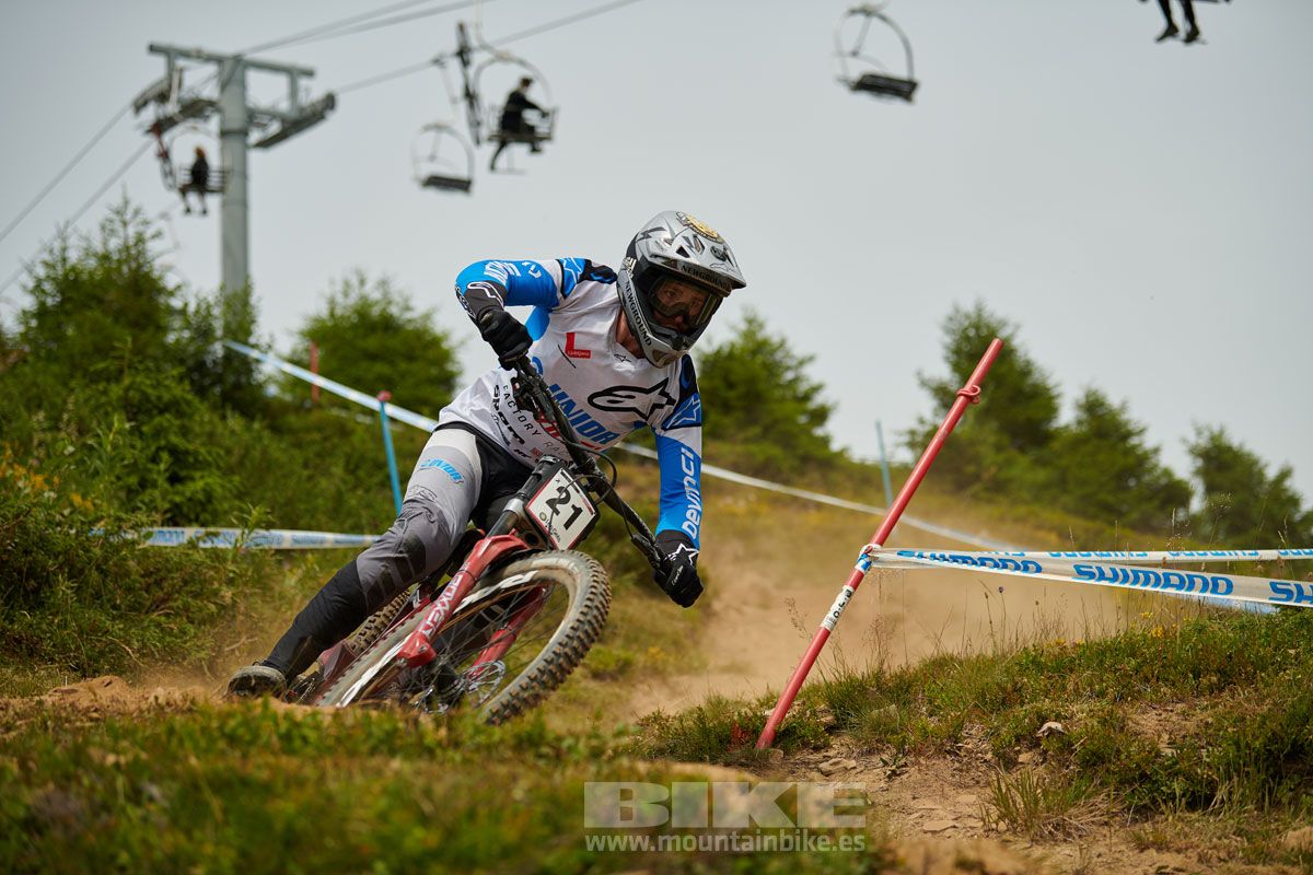 Copa del Mundo Les Gets. Entrenamientos descenso. Galeria 1