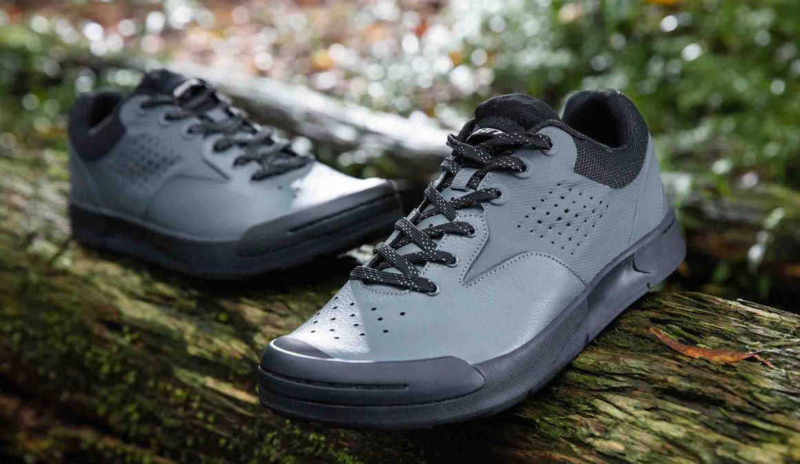 Las primera zapatillas para enduro y e-MTB de Giant
