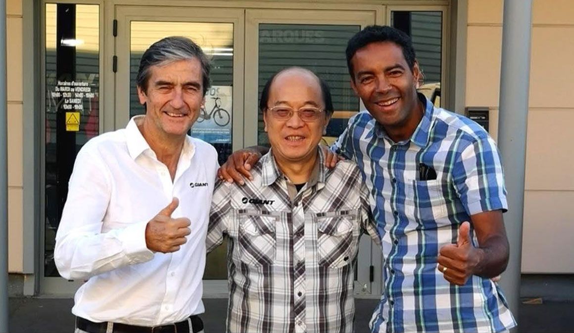 John Koo, presidente de Giant Europa, flanqueado por Jerome Chagnon (Director General de Giant Francia) y por José Casla (Director General de Giant Ibérica.