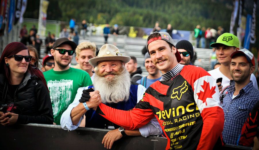 RedBull homenajea a Steve Smith con una retransmisión especial