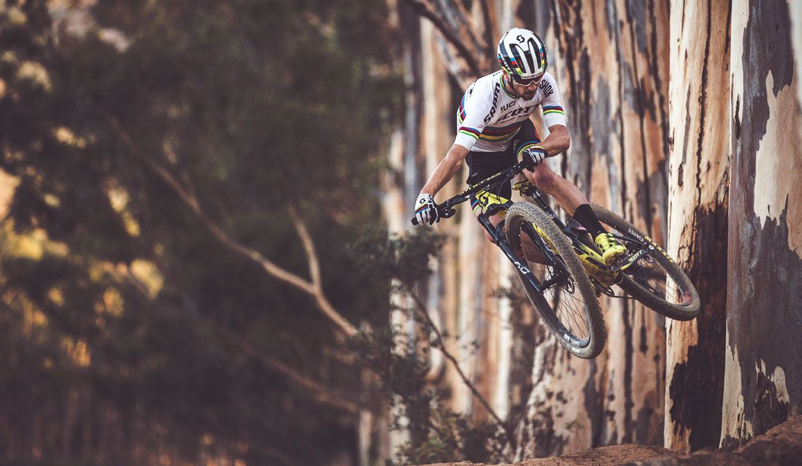 Fitter, Faster Stronger, último episodio. Schurter nos enseña que además de entrenar hay que hacer otras cosas