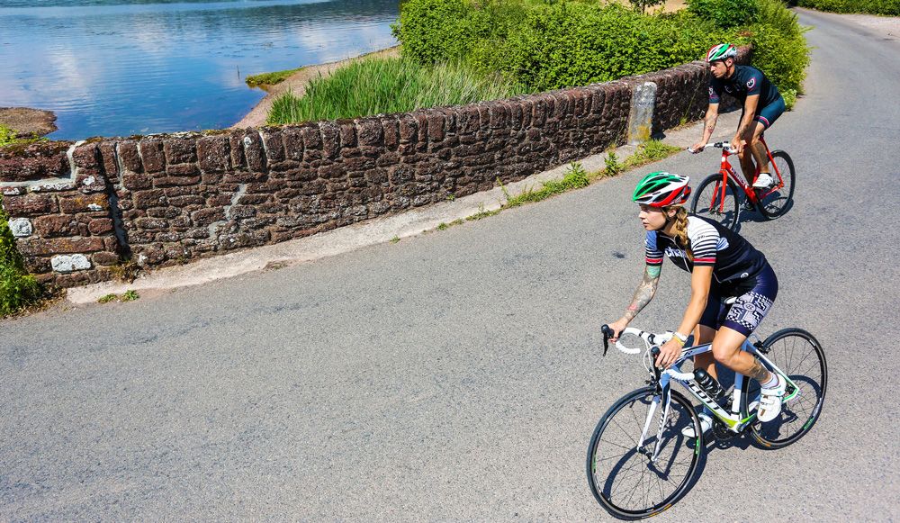 ¿Es necesario entrenar en bici de carretera?