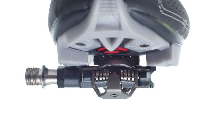 ¿Mis zapatillas me valen para cualquier pedal?