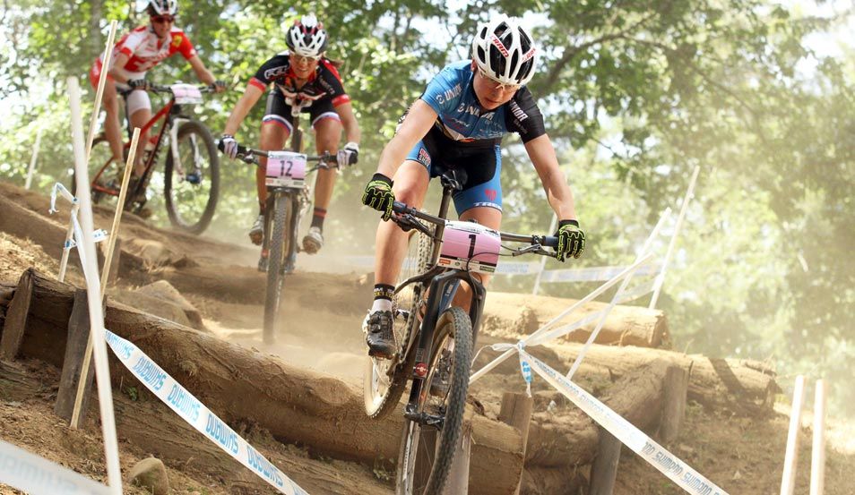 Tanja Žakelj y Claudia Galicia hacen equipo en la Andalucía Bike Race