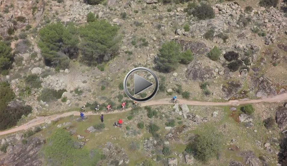 Video-resumen de la quinta etapa de la Andalucía Bike Race