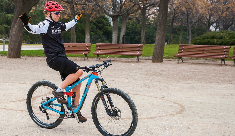 7 ejercicios para mejorar tu equilibrio en bici